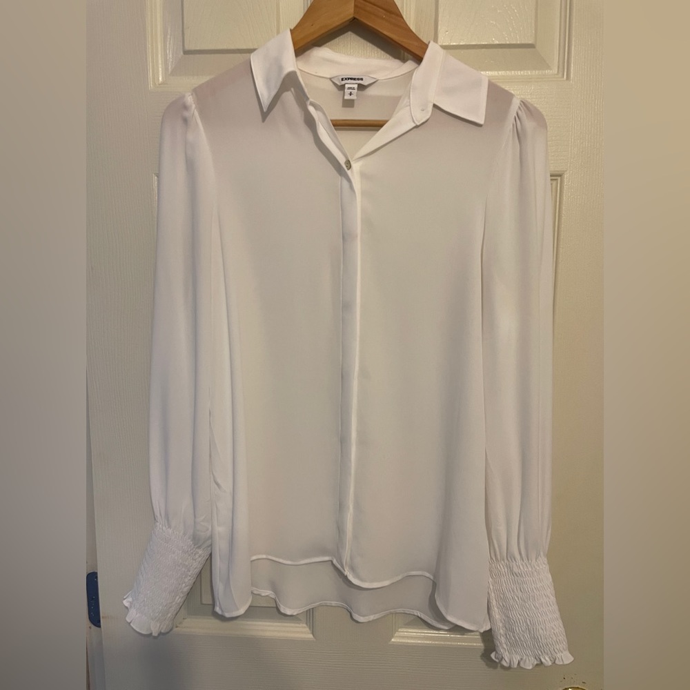 Express White blouse size S with scrunch wrist sleeve